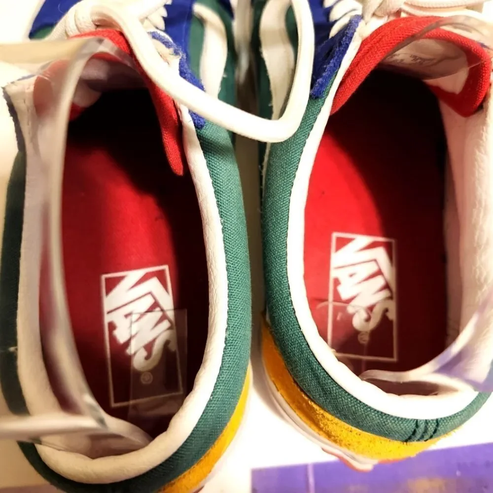 VANS 